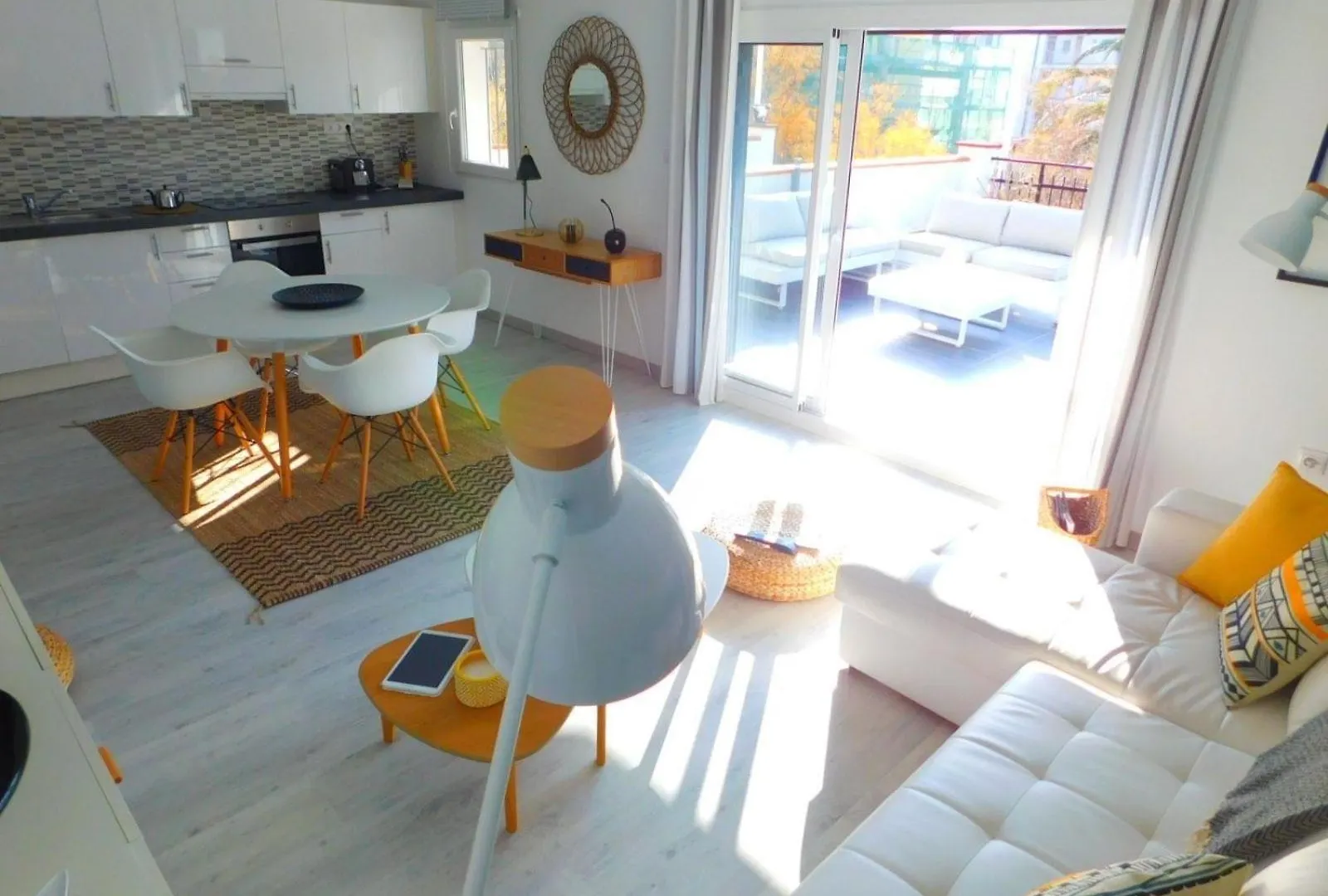 Apartment In Strandnaehe Mit Grosser Terrasse, Parkplatz Und Meerblick In Salatar, Roses 0*,  Spain