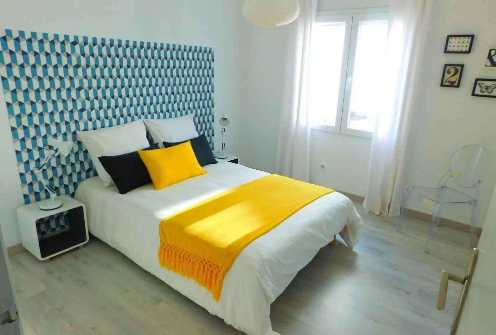 Apartment In Strandnaehe Mit Grosser Terrasse, Parkplatz Und Meerblick In Salatar, Roses Spain
