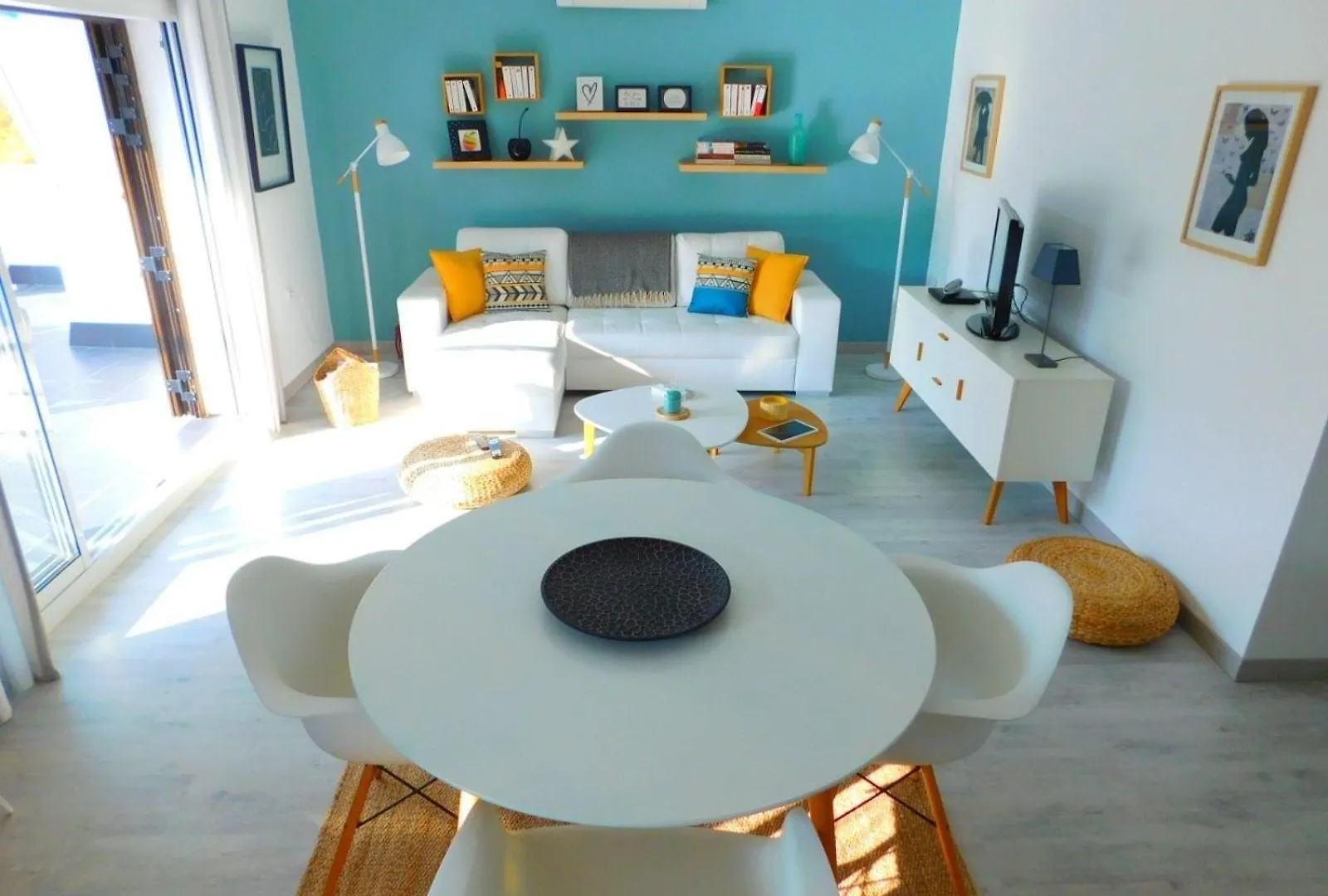 Apartment In Strandnaehe Mit Grosser Terrasse, Parkplatz Und Meerblick In Salatar, Roses