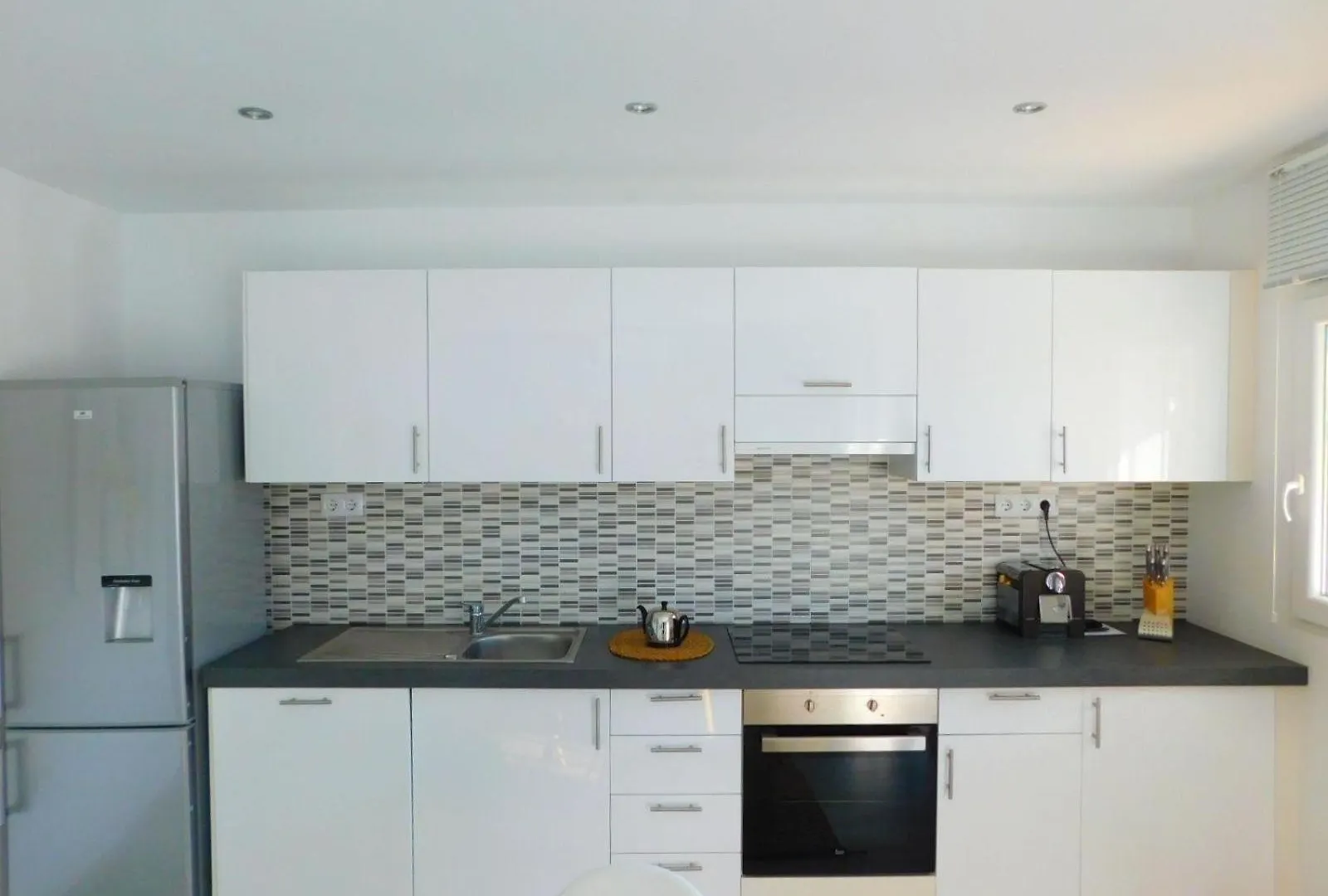 Apartment In Strandnaehe Mit Grosser Terrasse, Parkplatz Und Meerblick In Salatar, Roses